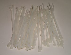 abraçadeira plastica ou presilhas plasticas